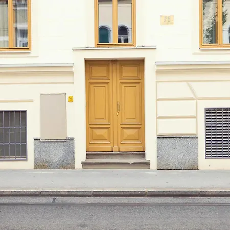 Leonart Living 21 Грац