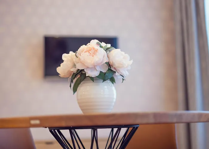 Апартаменты Leonart Living 21 *